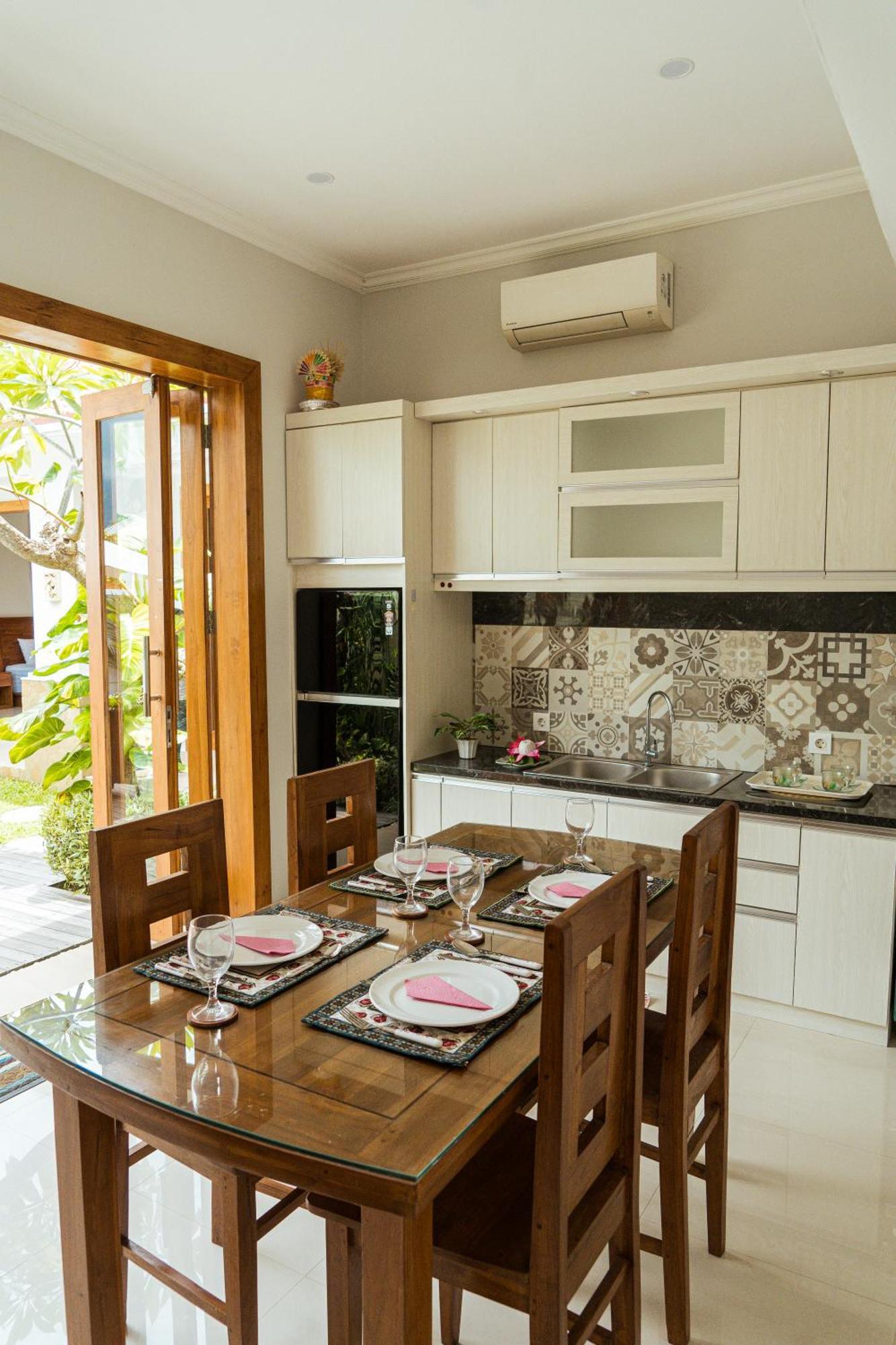 Villa Nugraha Lovina Private Pool ซีงาราจา ภายนอก รูปภาพ